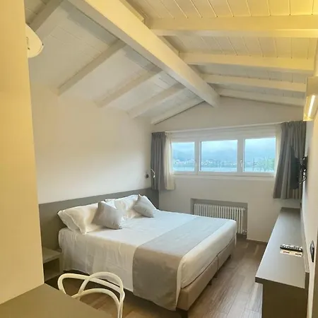 Baia Di Pare Hotel 2*