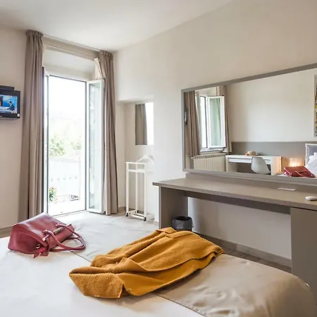 Hotel Baia Di Paré
