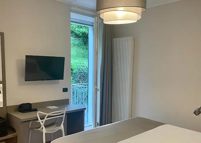 Отель Baia Di Pare 2*