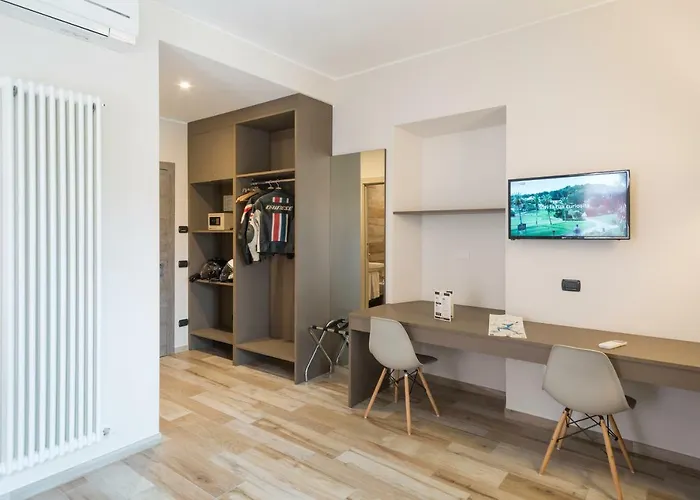 Baia Di Pare Valmadrera